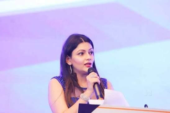 Anchor Shivangi Khandelwal
